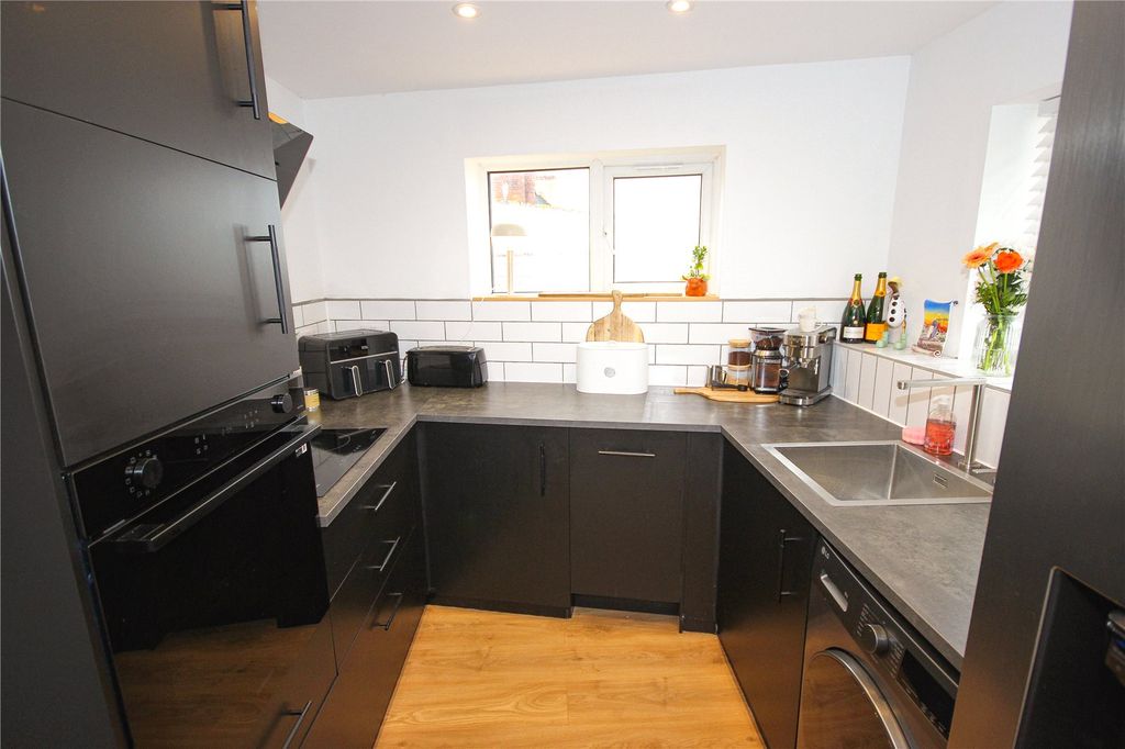 Additional image 5 of 2 bed flat for sale52 Queen Street, Seaton EX12