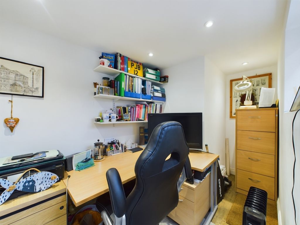 Additional image 10 of 2 bed maisonette for saleOld Lane, Cobham, Surrey KT11