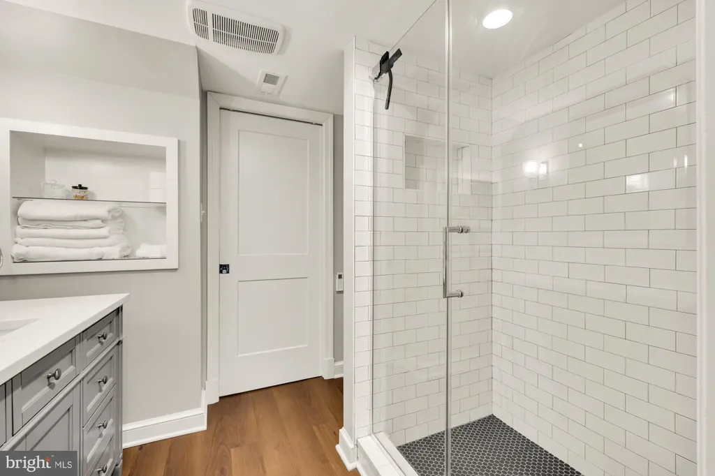 Additional image 22 of 430 E Nelson Avenue, Alexandria, VA 22301