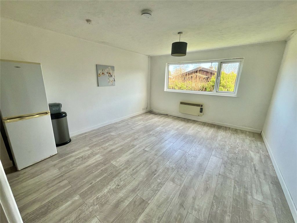Additional image 5 of 2 bed flat for saleKingsmoor Road, Kilgetty, Pembrokeshire SA68