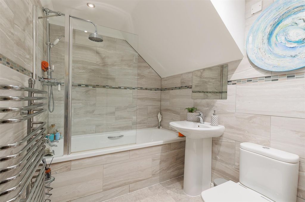 Additional image 20 of 3 bed flat for saleCowes, Isle Of Wight PO31