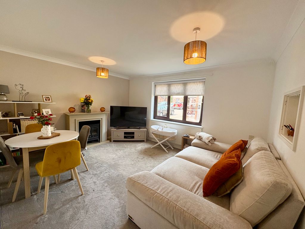 Additional image 3 of 2 bed flat for saleCharnwood Road, Loughborough LE12