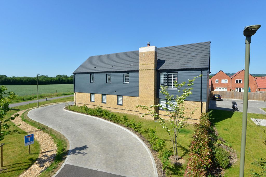 4 bed detached house for saleRomaine Road, Cranleigh GU6