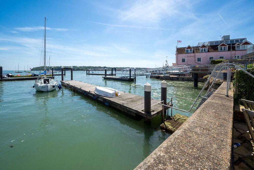Additional image 5 of 4 bed town house for saleOld Town, Cowes, Isle Of Wight PO31