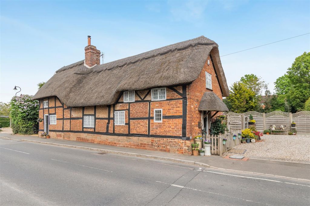 5 bed detached house for saleBirmingham Road, Stoneleigh CV8