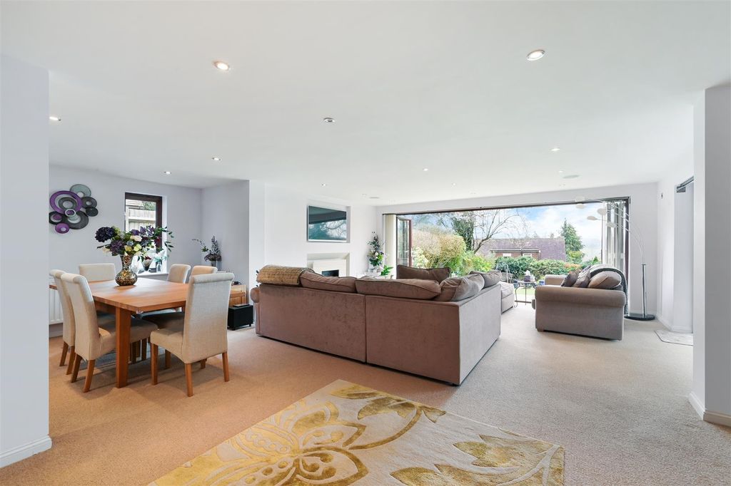 Additional image 2 of 4 bed detached house for saleWoodfield Hill, Chipstead CR5