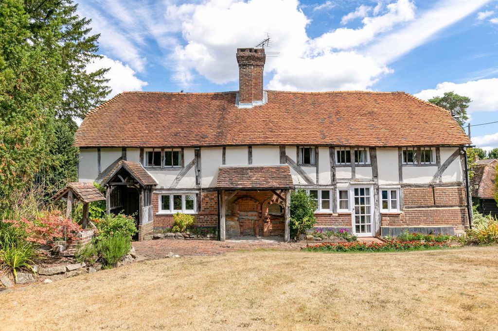 6 bed detached house for saleRusper Road, Crawley RH11