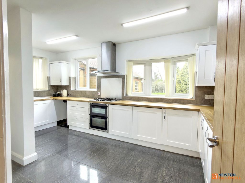 Additional image 2 of 3 bed detached house for saleBroom Leys Road, Coalville LE67