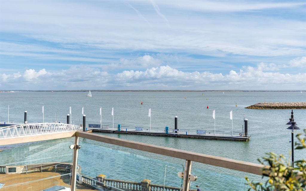 Additional image 10 of 3 bed flat for saleCowes, Isle Of Wight PO31