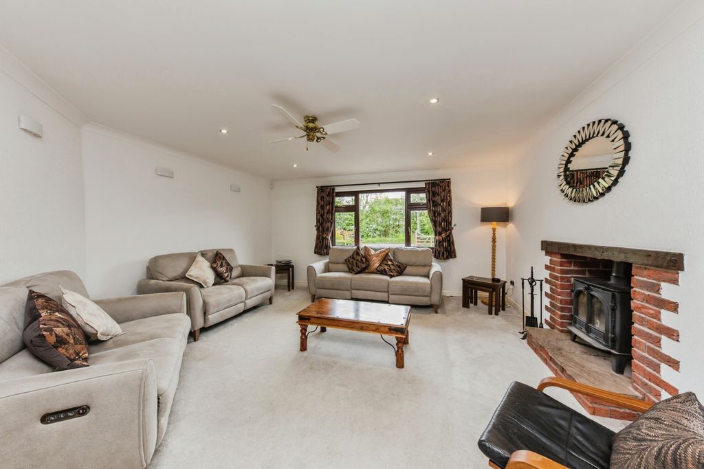 Additional image 10 of 6 bed detached house for saleSydney Road, Crewe CW1