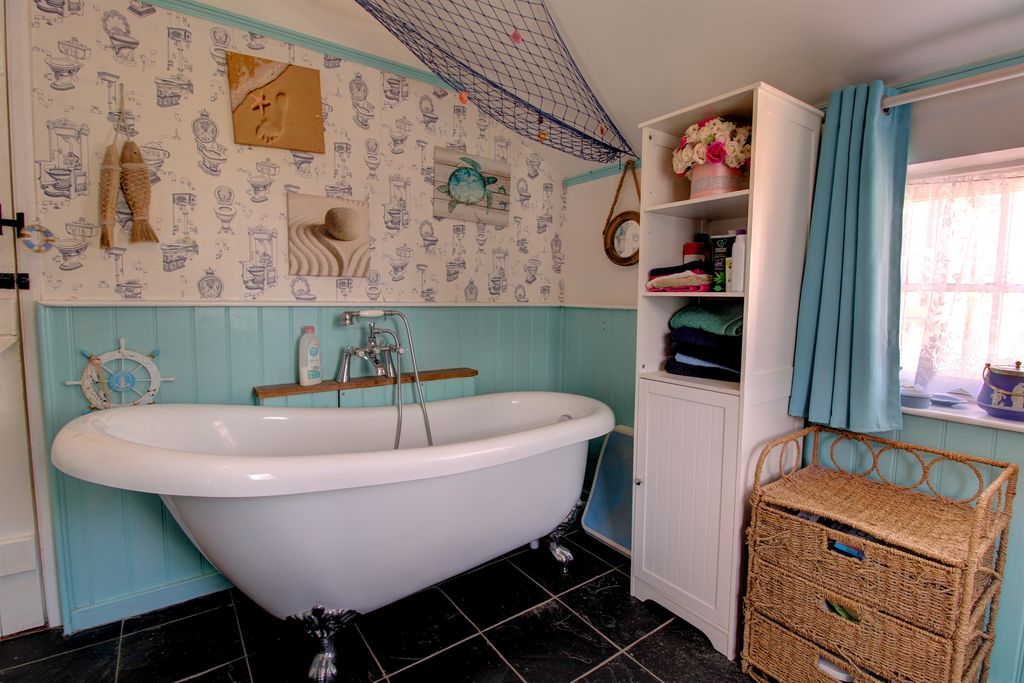 Additional image 20 of 4 bed detached house for saleIpswich Road, Colchester CO4