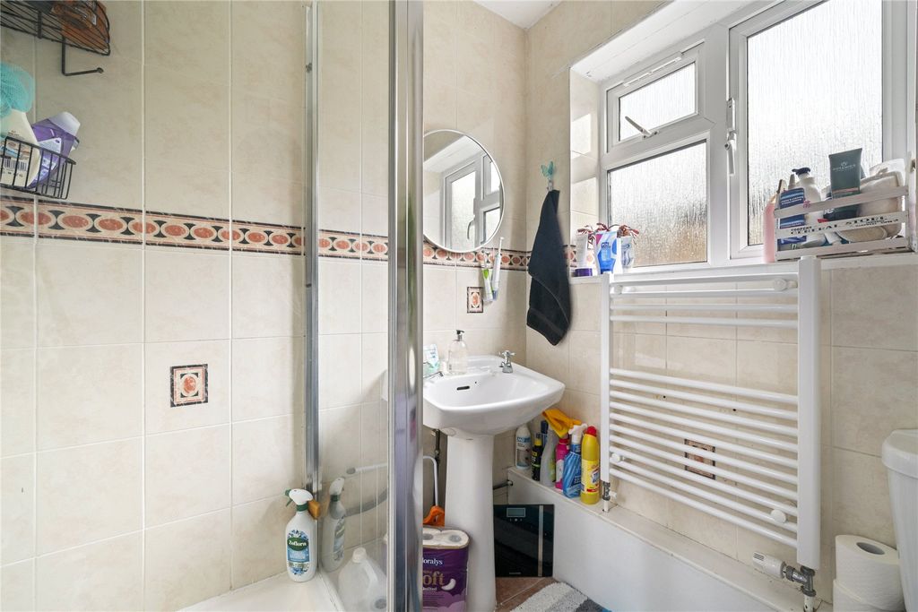 Additional image 8 of 2 bed flat for saleWinston Drive, Stoke D'abernon, Cobham, Surrey KT11
