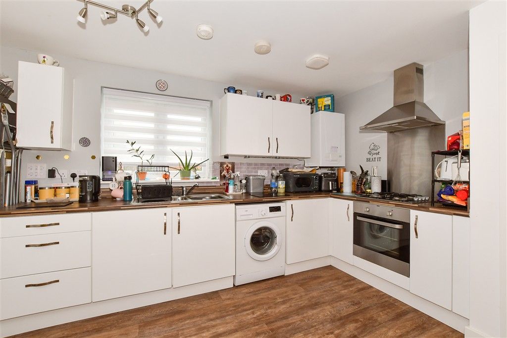 Additional image 4 of 2 bed flat for saleShetland Close, Cranleigh, Surrey GU6