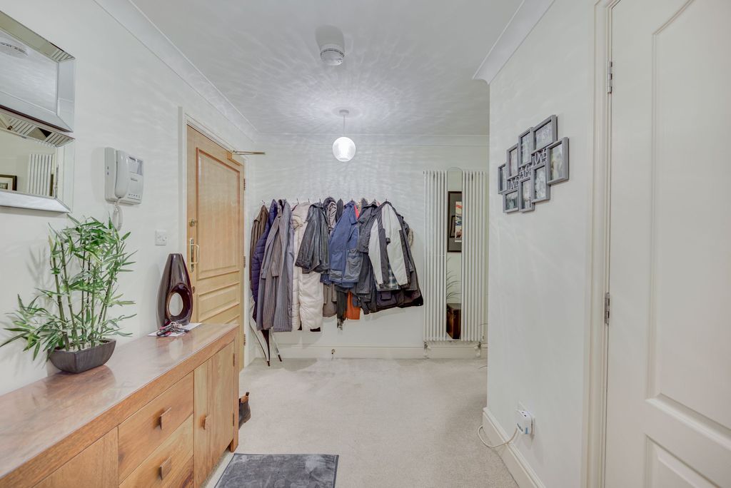 Additional image 8 of 3 bed flat for saleWestholme Close, Congleton CW12