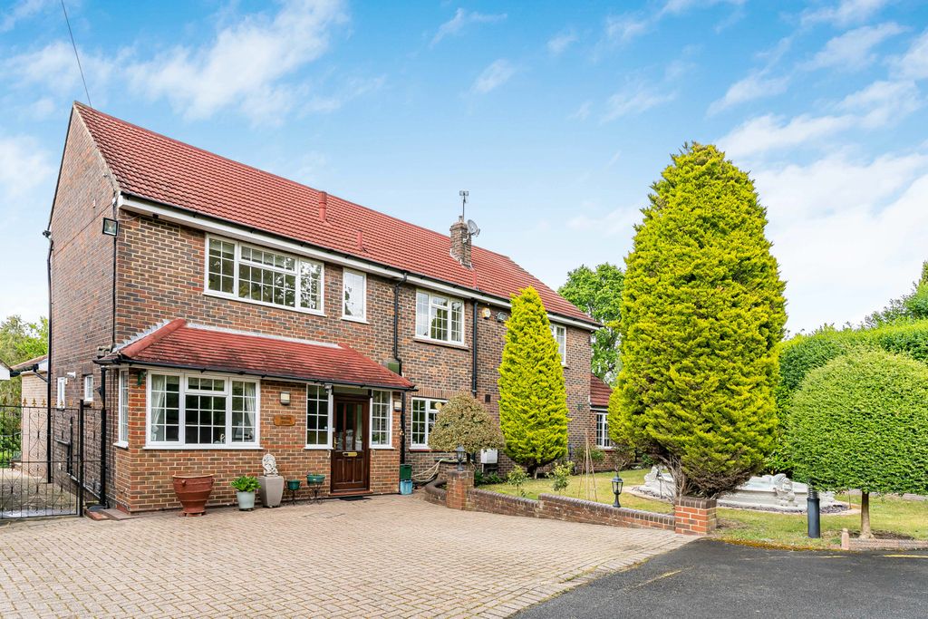 4 bed detached house for saleHartley Down, Purley CR8