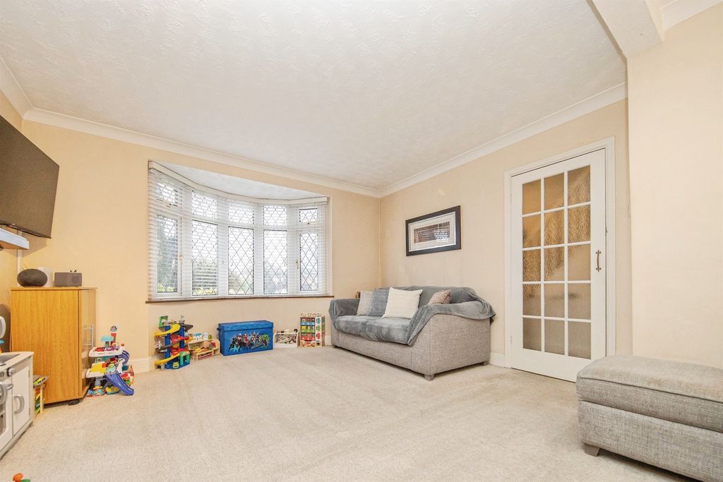 Additional image 6 of 3 bed semi-detached house for saleSt. Andrews Avenue, Colchester CO4
