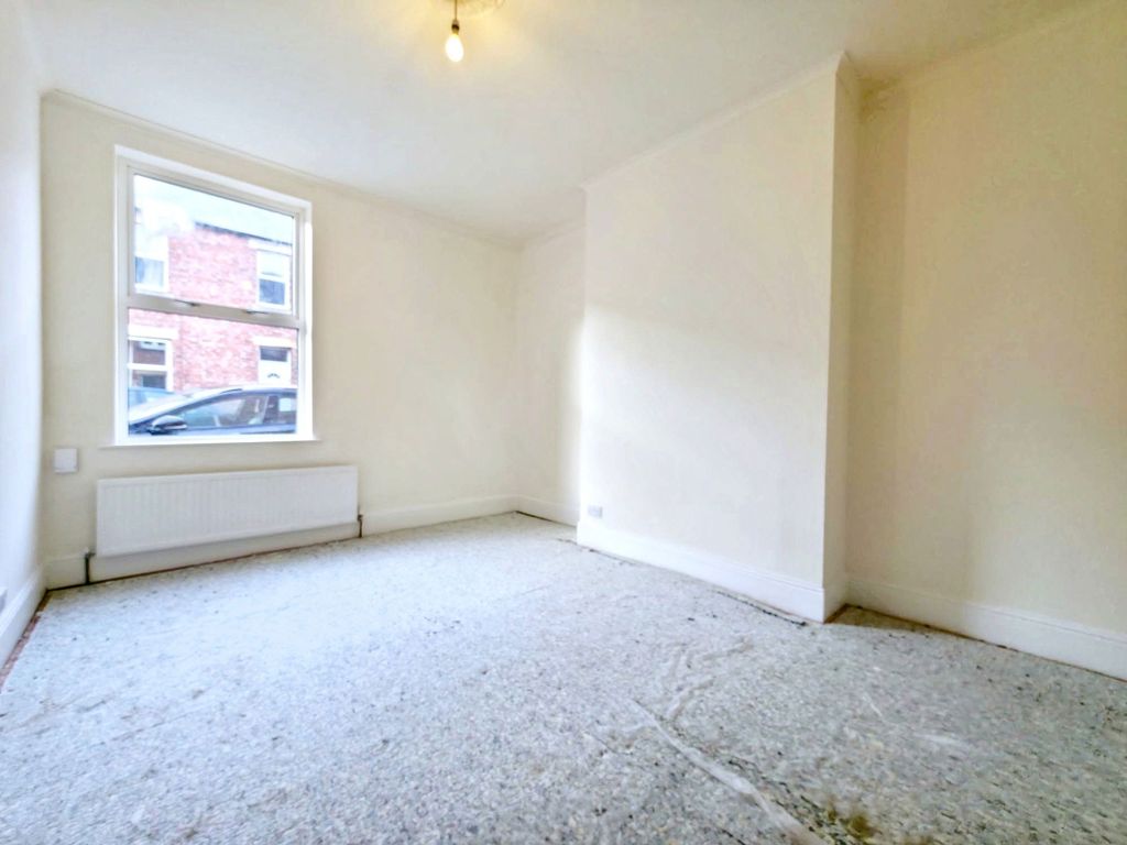 2 bed flat for salePrior Terrace, Hexham NE46 photo 4