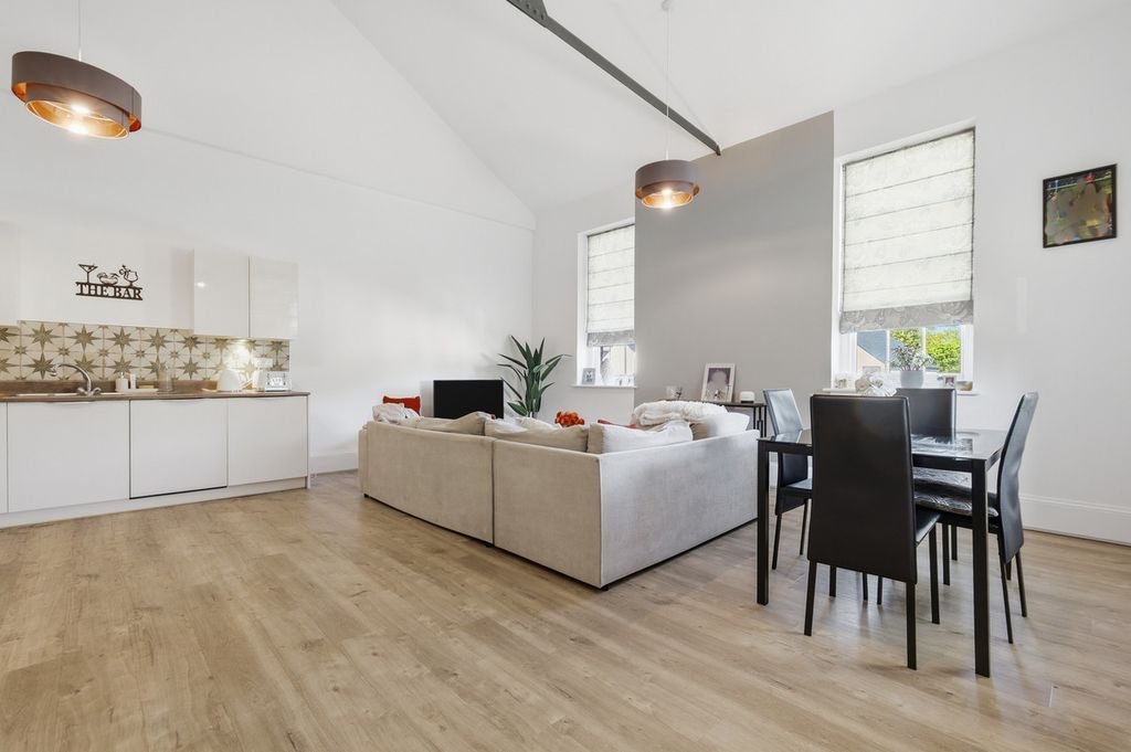Additional image 5 of 2 bed flat for saleLondinium Road, Colchester CO2