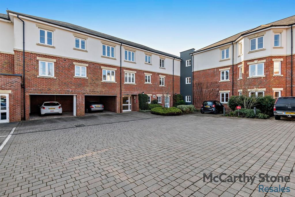1 bed flat for saleHorsley Place, High Street, Cranbrook TN17