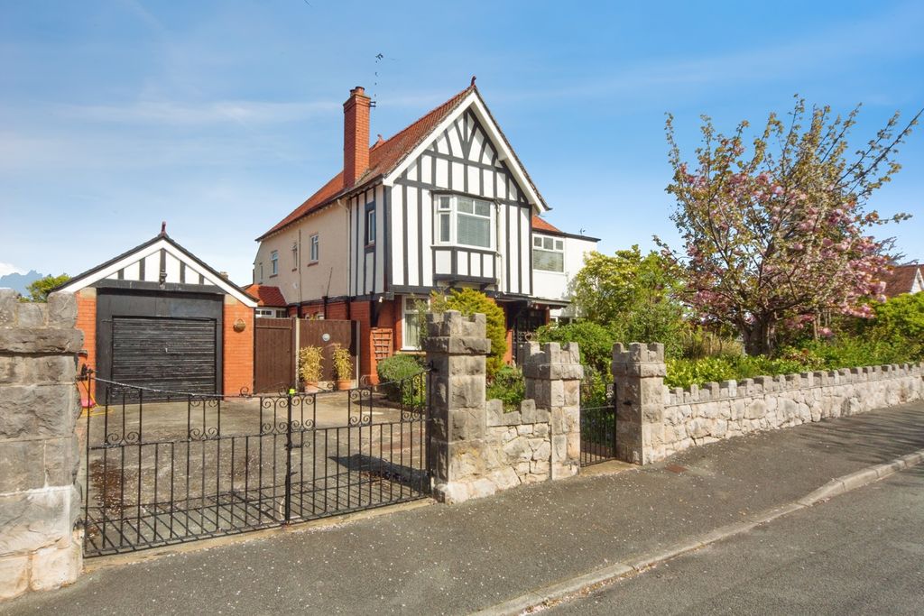 6 bed detached house for saleEbberston Road East, Rhos On Sea, Colwyn Bay, Conwy LL28