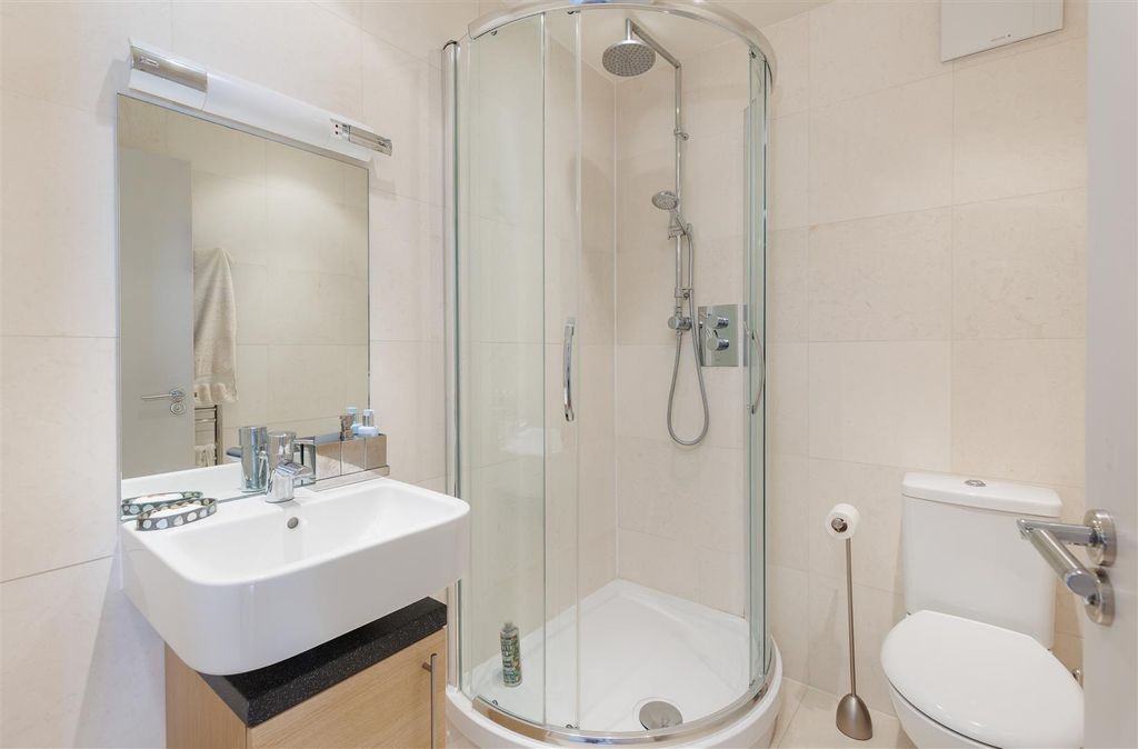 Additional image 16 of 3 bed flat for saleCowes, Isle Of Wight PO31