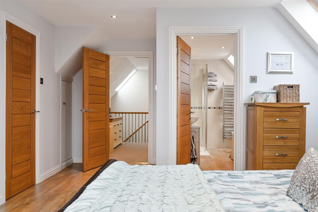 Additional image 22 of 4 bed detached house for saleWoodfield Hill, Chipstead CR5