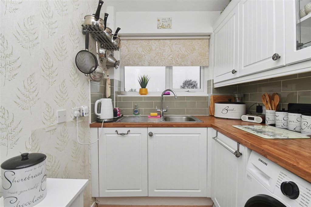 Additional image 6 of 3 bed flat for saleNN18, Epsom Walk, Corby