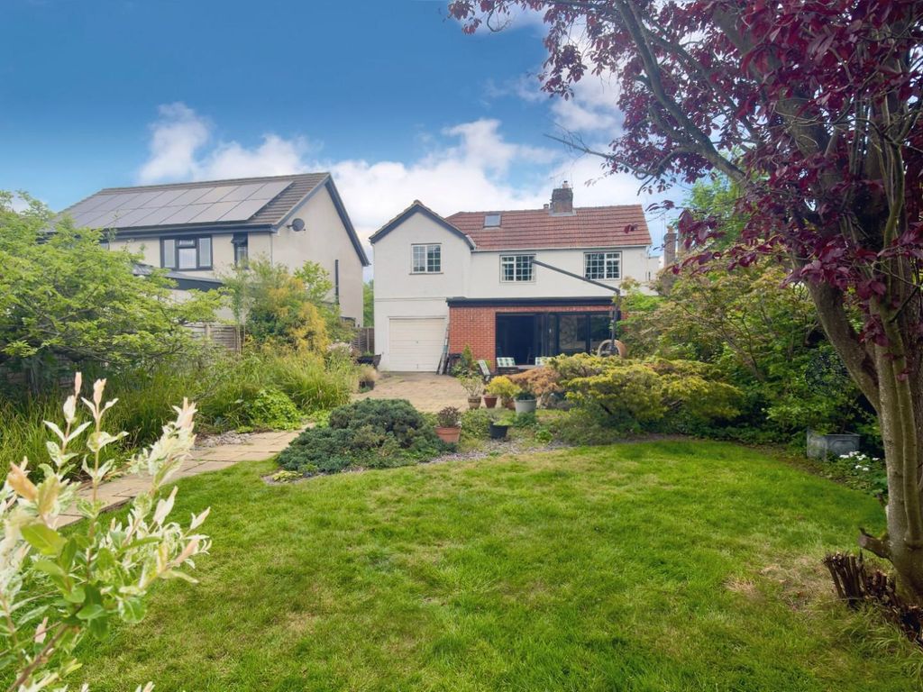 4 bed detached house for saleHorsham Road, Crawley RH11