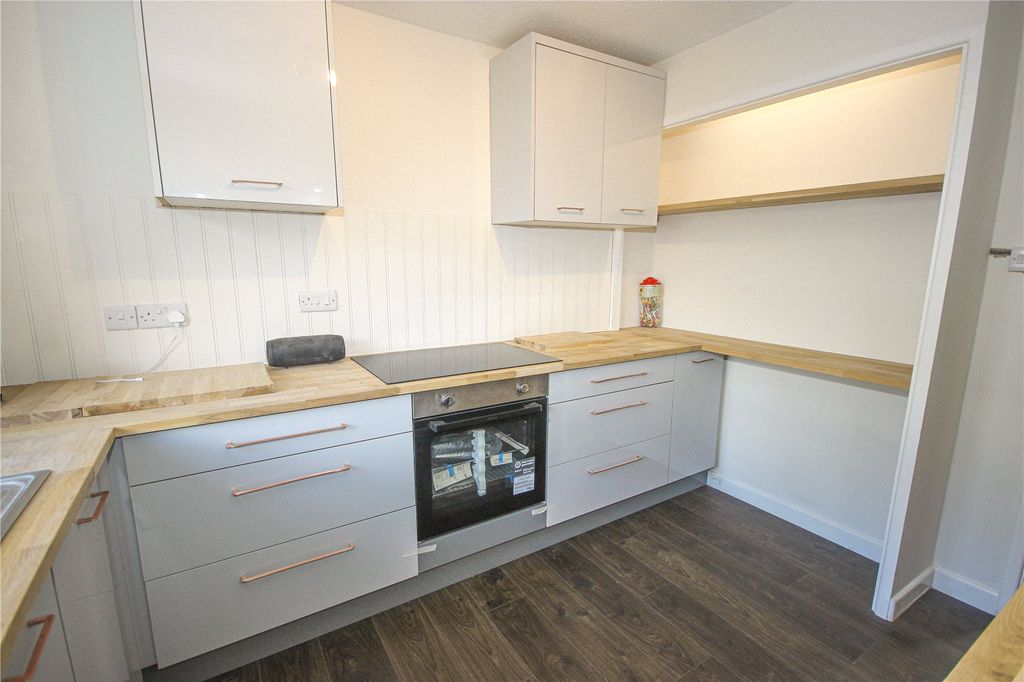 2 bed flat for saleRiverdale Close, Seaton, Devon EX12 photo 4