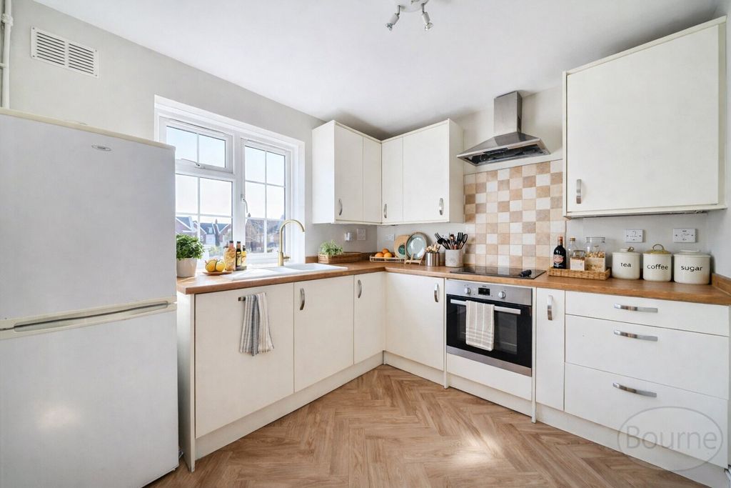 Additional image 2 of 3 bed maisonette for salePortsmouth Road, Cobham, Surrey KT11