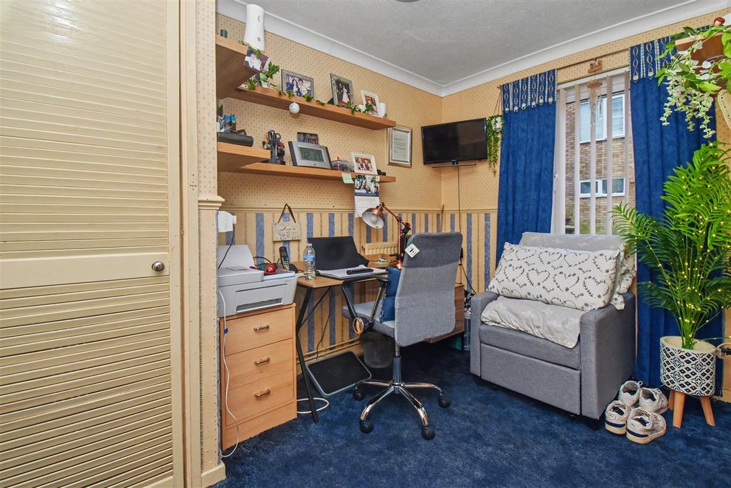 Additional image 13 of 3 bed flat for saleNN18, Epsom Walk, Corby