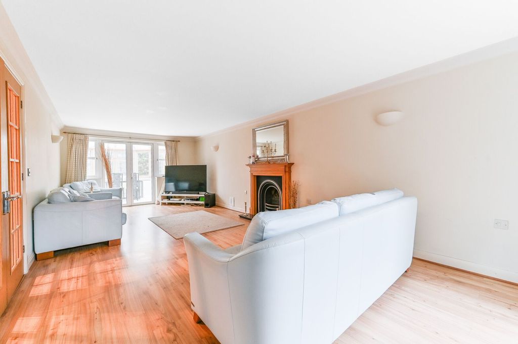 Additional image 2 of 5 bed detached house for saleWater Mead, Coulsdon, Chipstead CR5