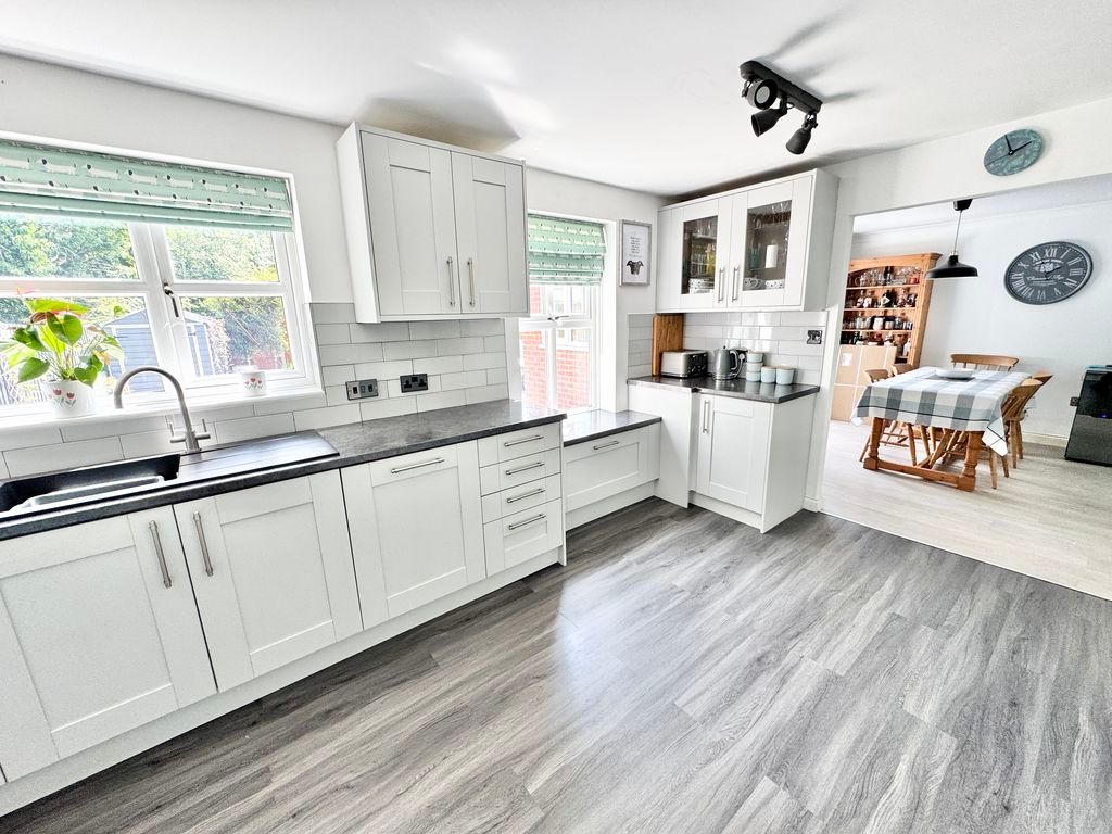 Additional image 2 of 4 bed detached house for saleChilcott Close, Coalville LE67
