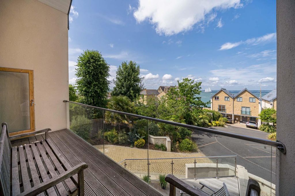 Additional image 9 of 4 bed semi-detached house for saleCowes, Isle Of Wight PO31