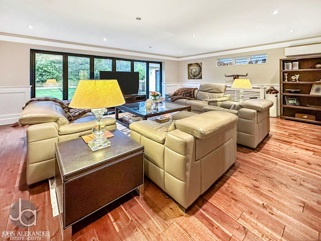 Additional image 3 of 4 bed detached house for saleStraight Road, Colchester CO3