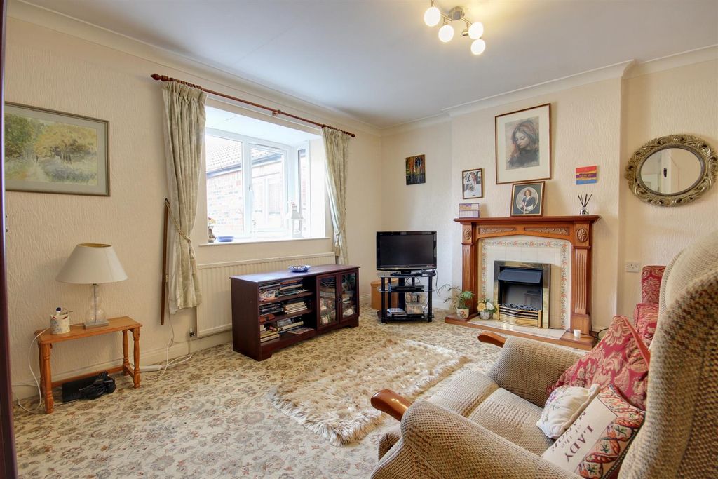 Additional image 2 of 2 bed flat for saleApplegarth Mews, Cottingham HU16