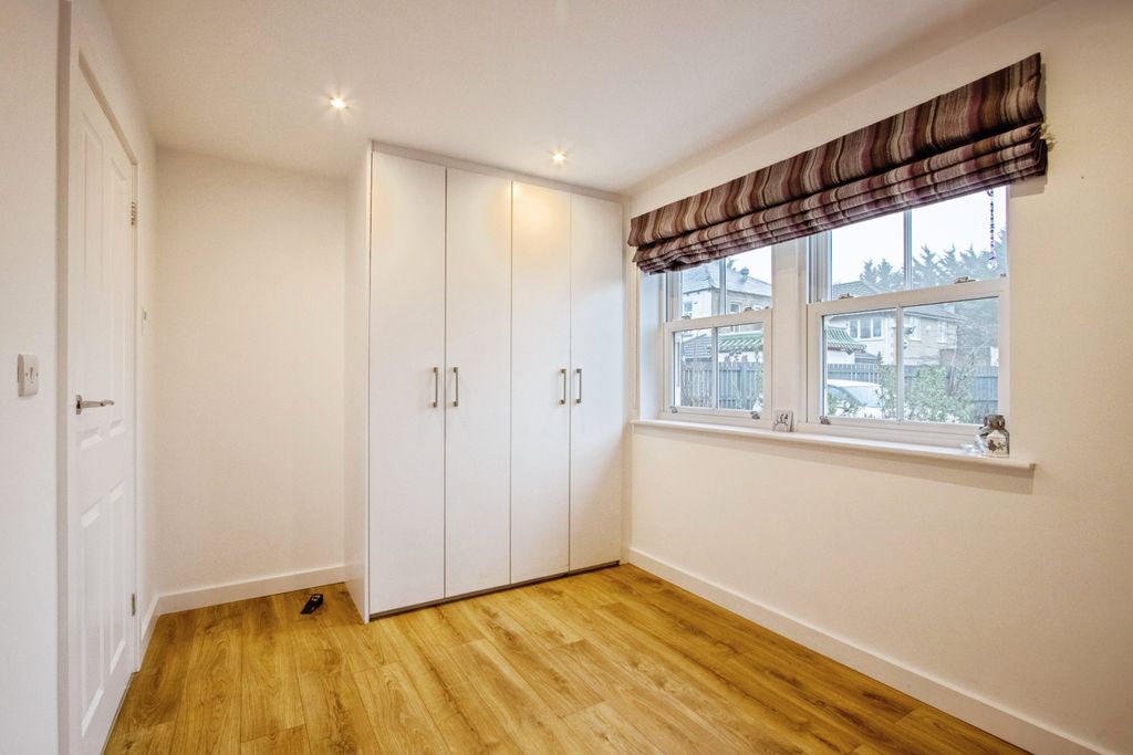 Additional image 8 of 2 bed flat for saleHalifax Road, Liversedge WF15
