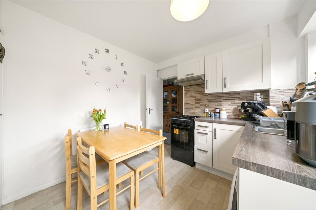 Additional image 3 of 2 bed flat for saleWinston Drive, Stoke D'abernon, Cobham, Surrey KT11