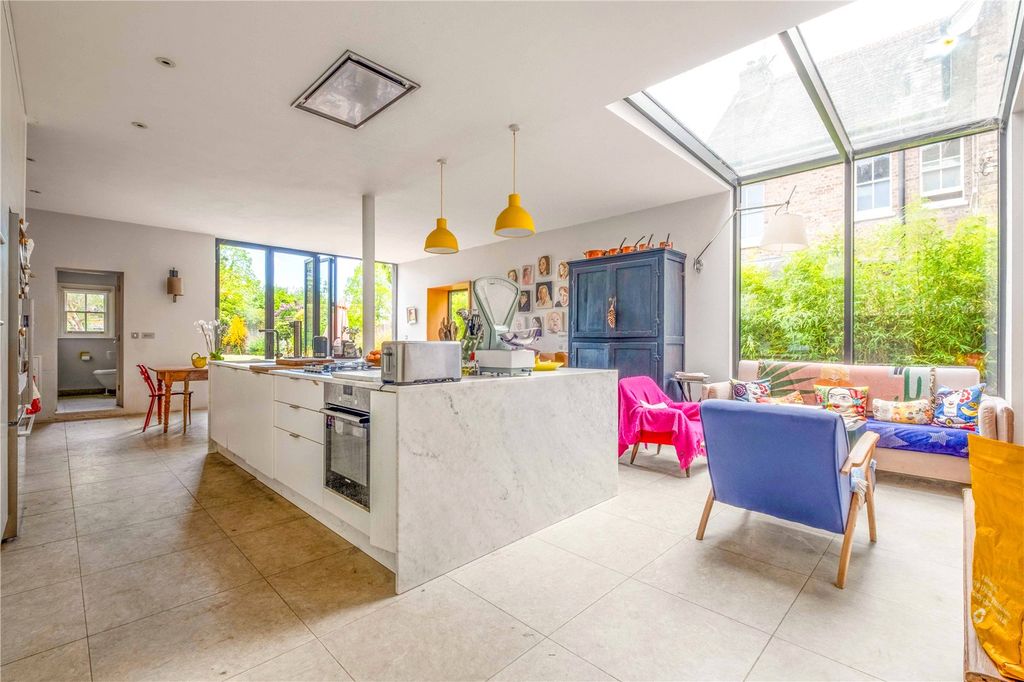 Additional image 2 of 5 bed semi-detached house for saleHigh Street, Cranbrook, Kent TN17