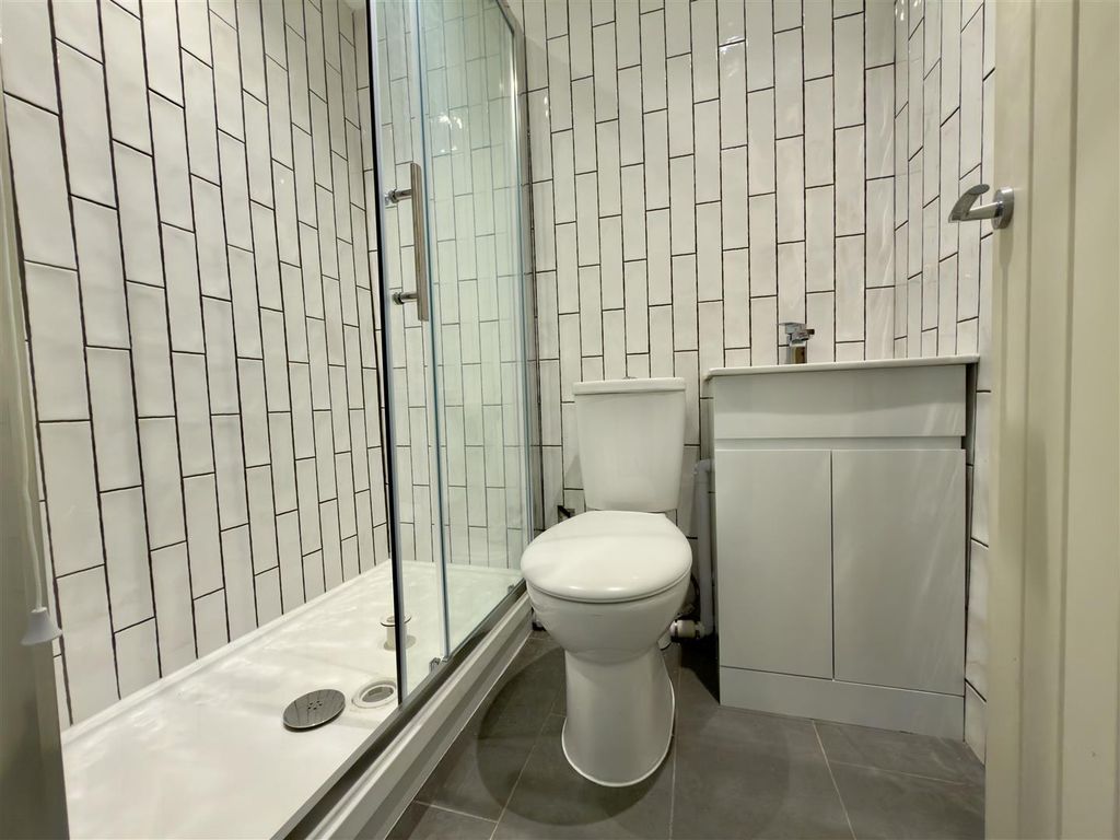 Additional image 19 of 2 bed flat for saleHailey Place, Cranleigh GU6
