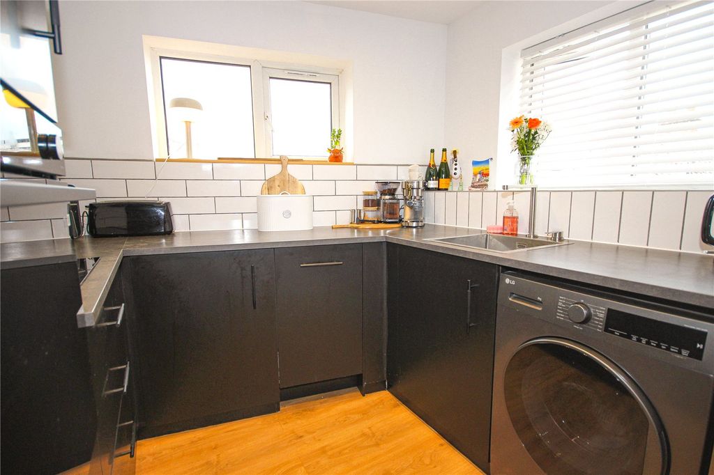 Additional image 7 of 2 bed flat for sale52 Queen Street, Seaton EX12