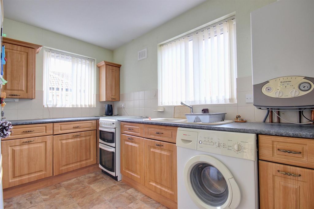 Additional image 4 of 2 bed flat for saleApplegarth Mews, Cottingham HU16