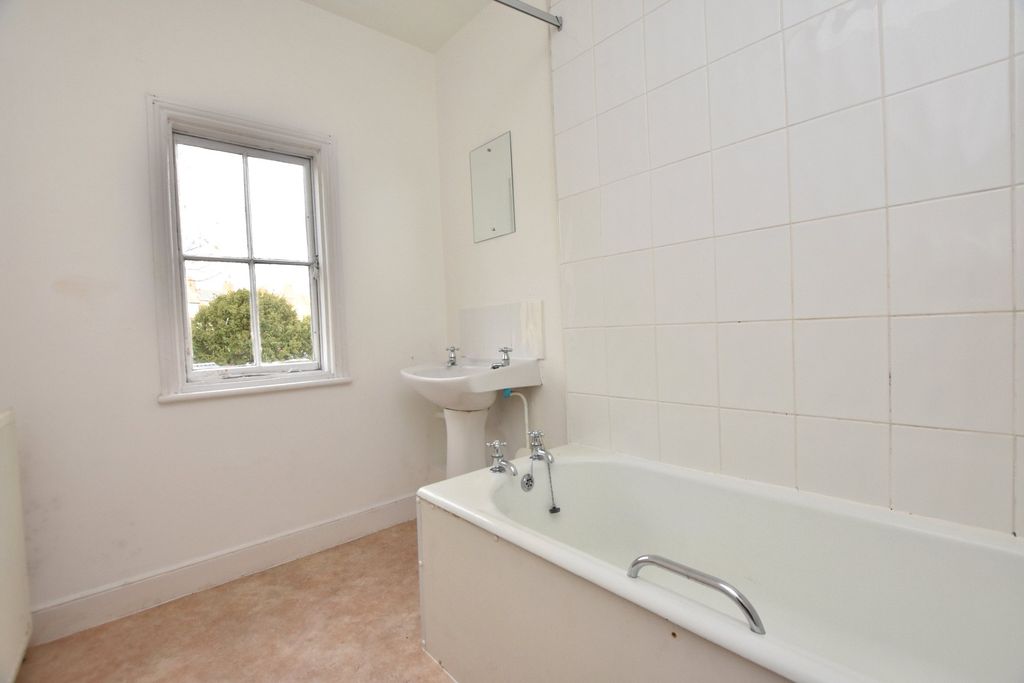 Additional image 6 of 2 bed maisonette for saleLinden Vale, Howell Road, Exeter EX4