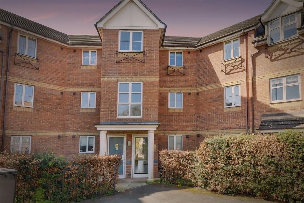 2 bed flat for saleChassagne Square, Crewe CW1