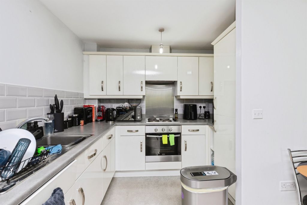 Additional image 6 of 2 bed flat for saleNewhall Park Drive, Bradford BD5