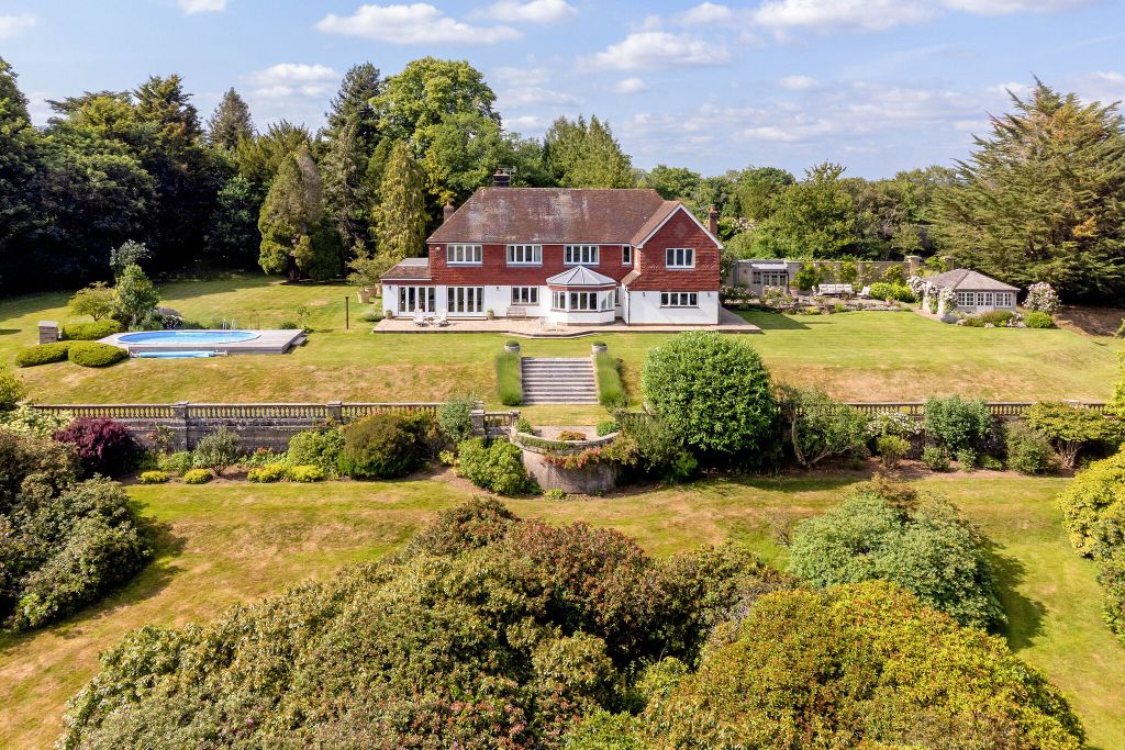 5 bed detached house for saleHall Place, Cranleigh GU6
