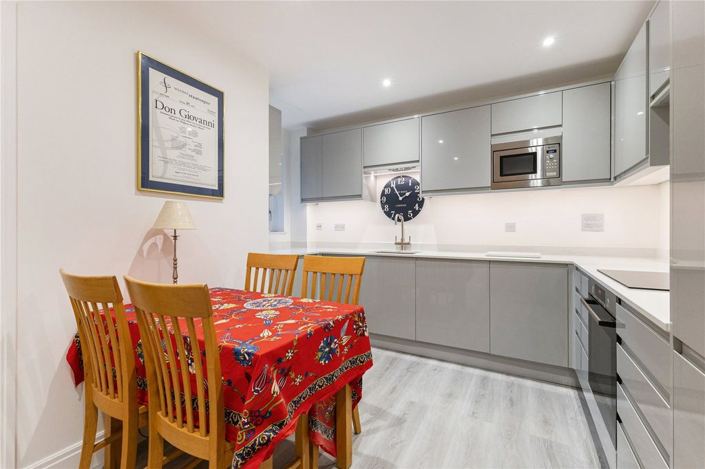 Additional image 5 of 3 bed flat for saleBetween Streets, Cobham, Surrey KT11