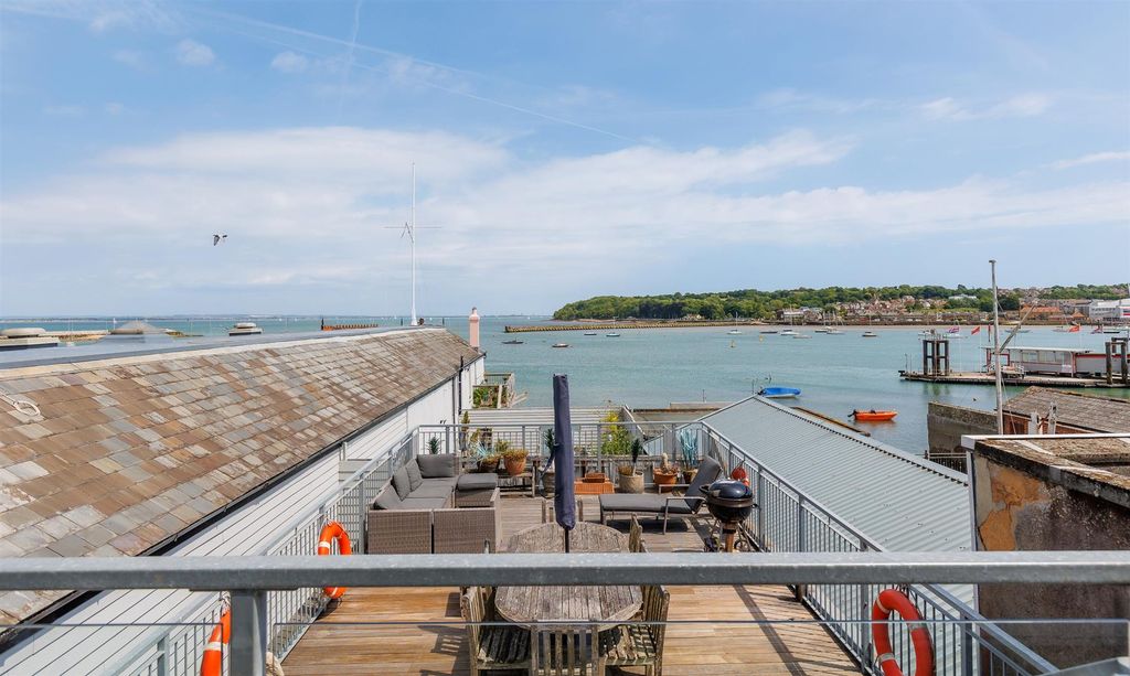 Additional image 19 of 5 bed terraced house for saleCowes, Isle Of Wight PO31