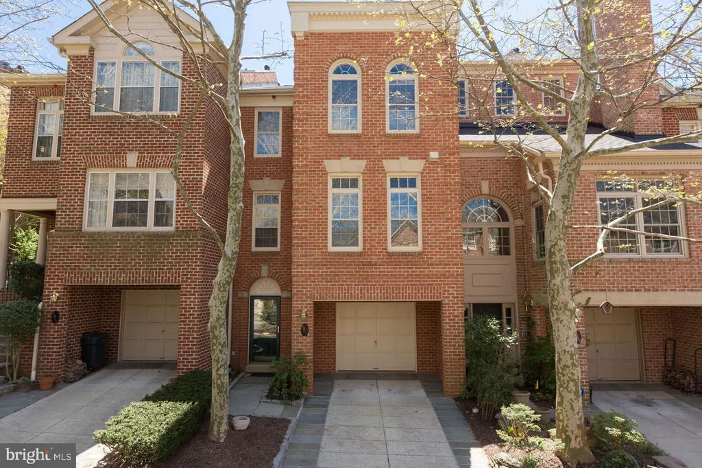 4062 Mansion Drive NW, Washington, DC 20007