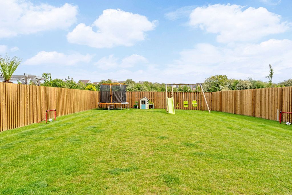 Additional image 30 of 4 bed detached house for saleLake Drive, Weldon, Corby, Northamptonshire NN17